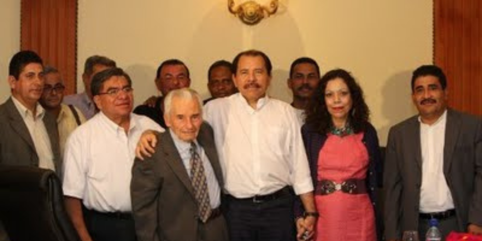 Complicidad de pastores evangélicos con Daniel Ortega